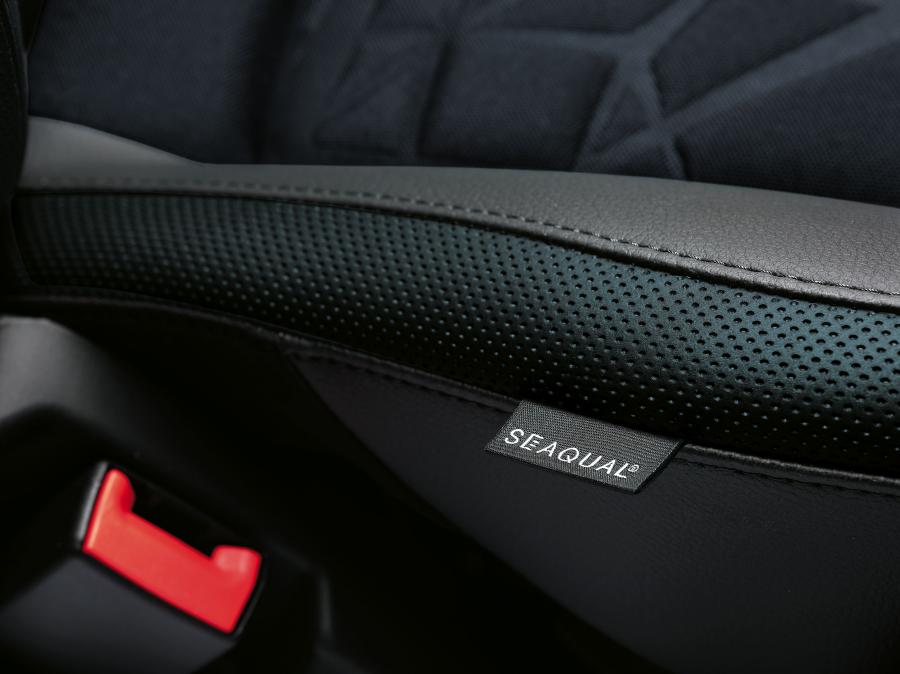 Детали интерьера Fiat 500C Hybrid Launch Edition (312) 2020 года  (фото 18 из 88)